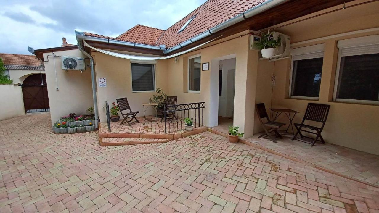 Milla Apartmanok Эгер Экстерьер фото